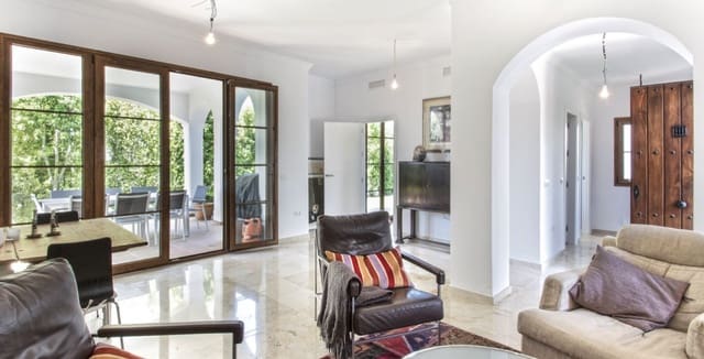 4 chambre Villa/Maison à vendre à Marbella avec piscine garage - 815 000 € (Ref: 10002279)