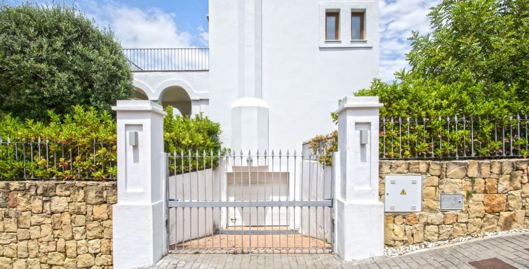 4 chambre Villa/Maison à vendre à Marbella avec piscine garage - 815 000 € (Ref: 10002279)