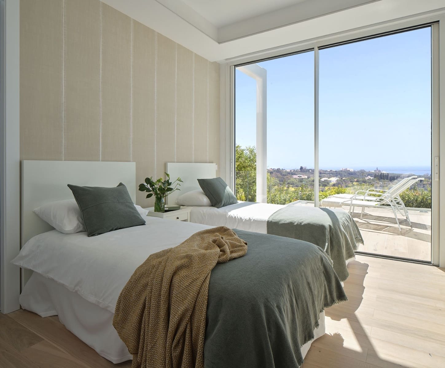 Chalet de 3 habitaciones en Marbella en venta con piscina garaje - 1.690.000 € (Ref: 10002285)