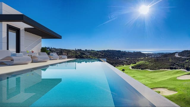 3 bedroom Villa for sale in Marbella with pool garage - € 1,118,000 (Ref: 10002287)