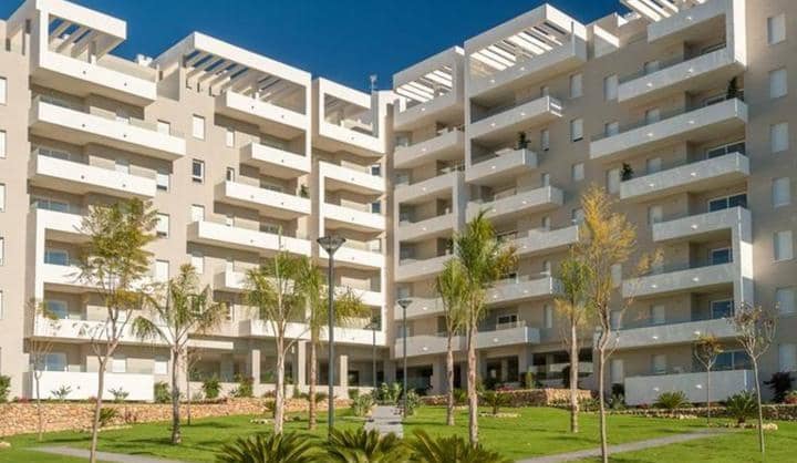 3 bedroom Apartment for sale in Marbella with pool garage - € 320,000 (Ref: 10002305)