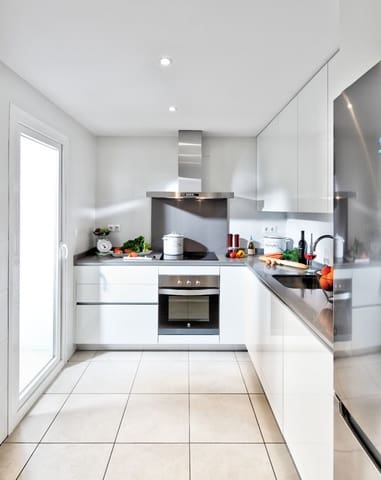 3 bedroom Apartment for sale in Marbella with pool garage - € 320,000 (Ref: 10002305)