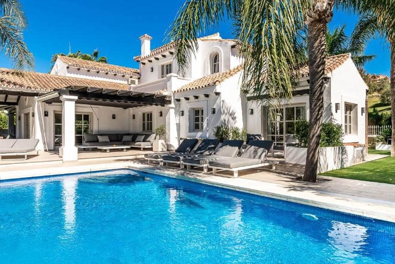 Chalet de 6 habitaciones en Marbella en venta con piscina garaje - 3.700.000 € (Ref: 10002341)
