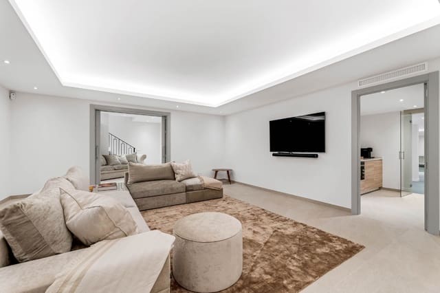 Chalet de 6 habitaciones en Marbella en venta con piscina garaje - 3.700.000 € (Ref: 10002341)