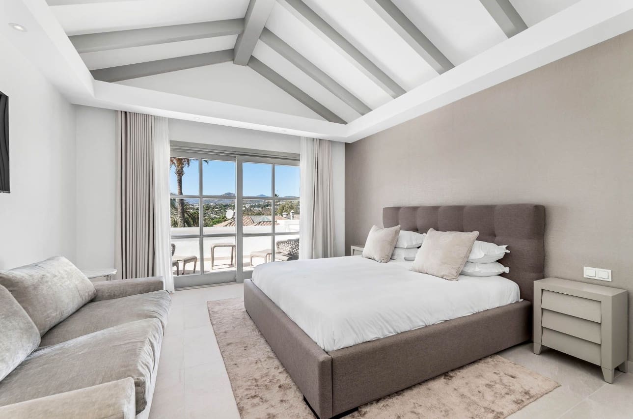 Chalet de 6 habitaciones en Marbella en venta con piscina garaje - 3.700.000 € (Ref: 10002341)