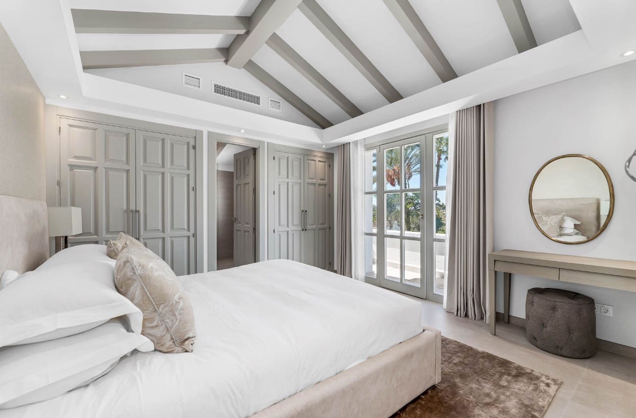 Chalet de 6 habitaciones en Marbella en venta con piscina garaje - 3.700.000 € (Ref: 10002341)