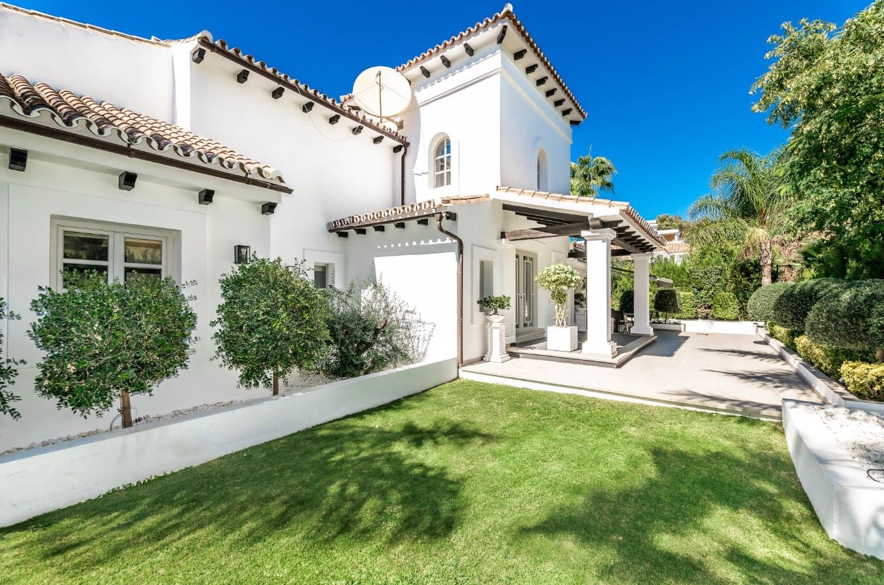Chalet de 6 habitaciones en Marbella en venta con piscina garaje - 3.700.000 € (Ref: 10002341)