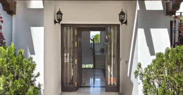 5 slaapkamer Villa te koop in Marbella met zwembad garage - € 3.500.000 (Ref: 10002342)