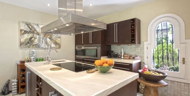 5 slaapkamer Villa te koop in Marbella met zwembad garage - € 3.500.000 (Ref: 10002342)