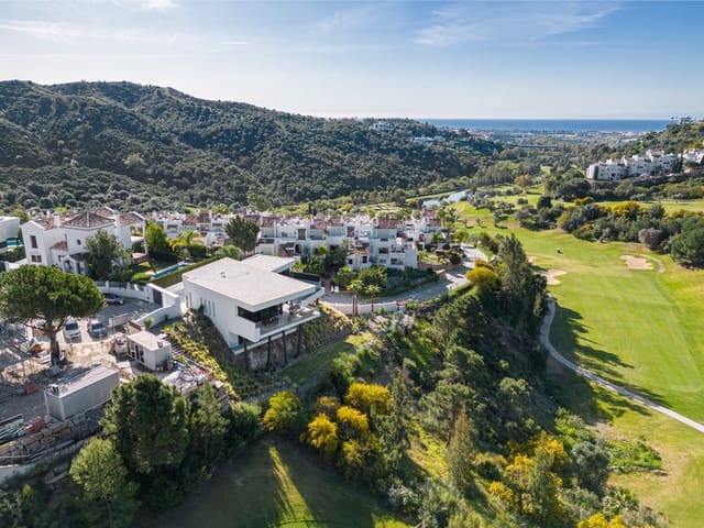 4 slaapkamer Villa te koop in Marbella met zwembad garage - € 2.985.000 (Ref: 10002343)