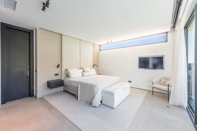 4 slaapkamer Villa te koop in Marbella met zwembad garage - € 2.985.000 (Ref: 10002343)