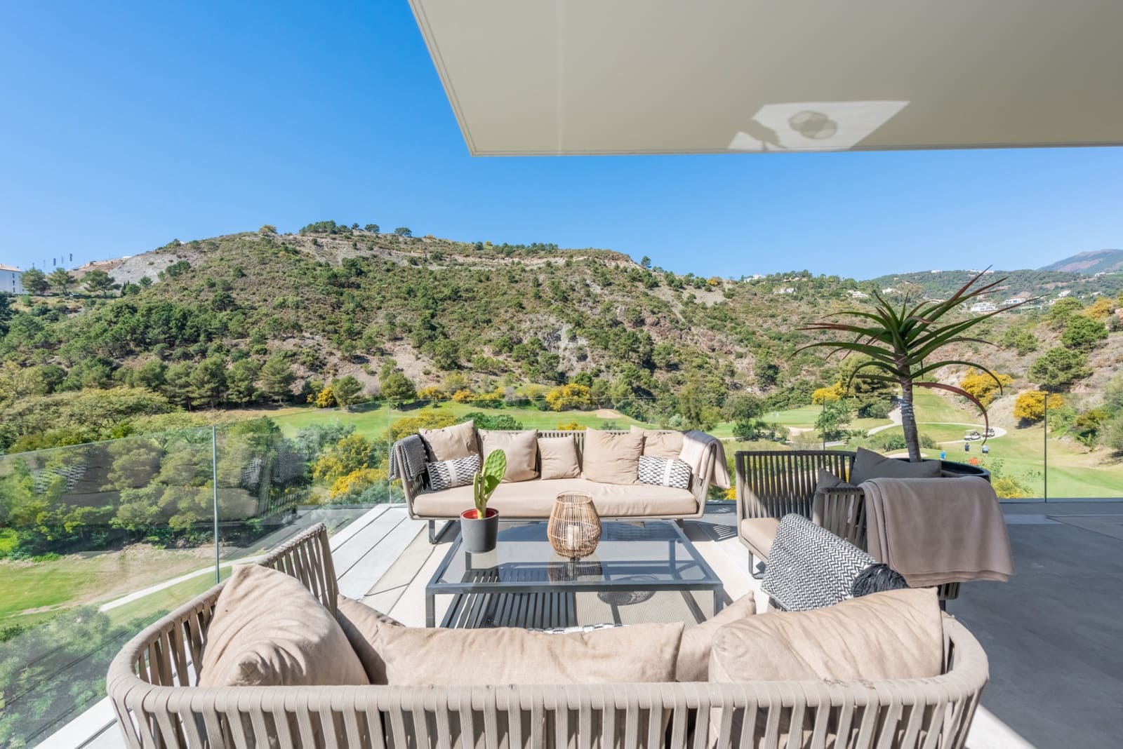 4 slaapkamer Villa te koop in Marbella met zwembad garage - € 2.985.000 (Ref: 10002343)