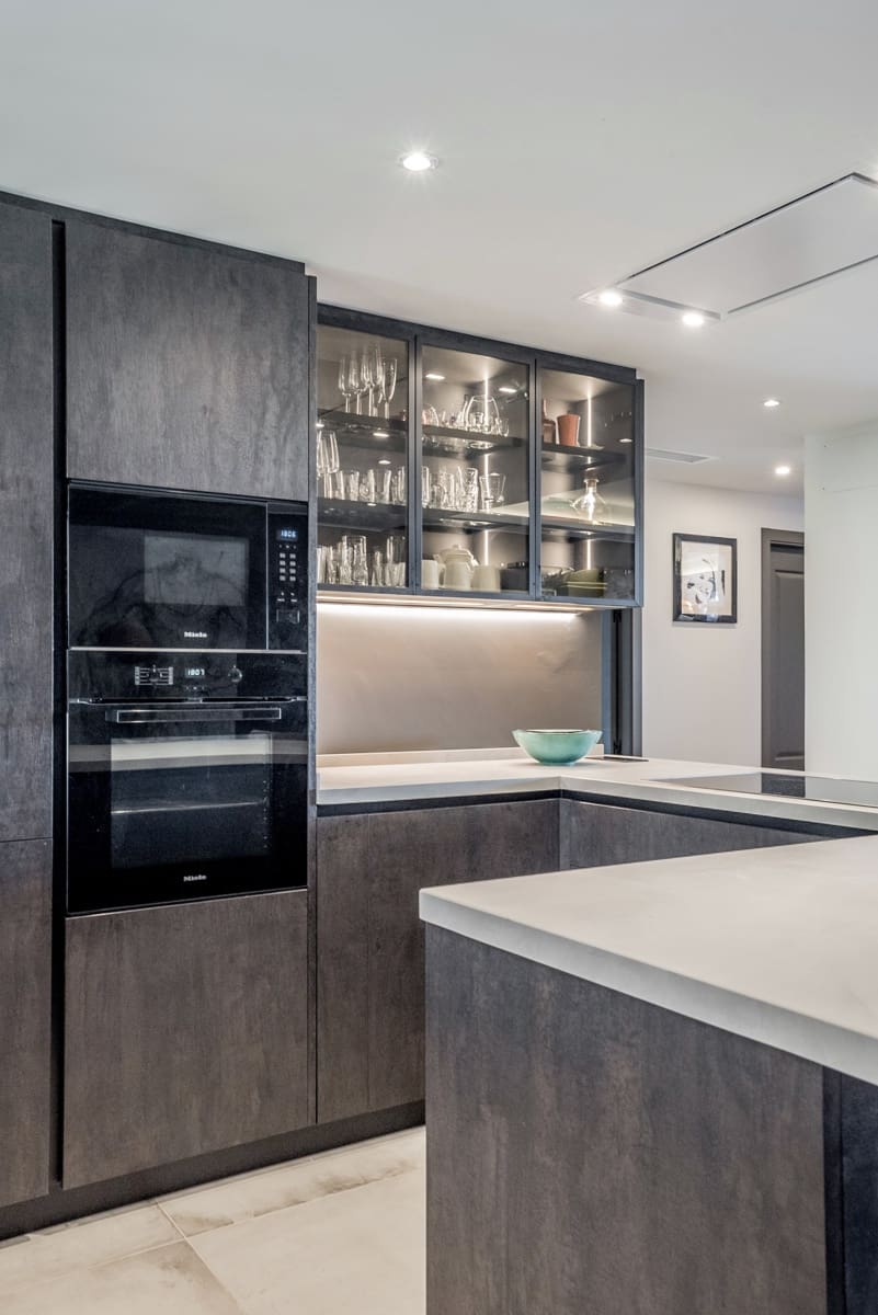 3 sypialnia Apartament na sprzedaż w Marbella z basenem garażem - 995 000 € (Ref: 10002346)