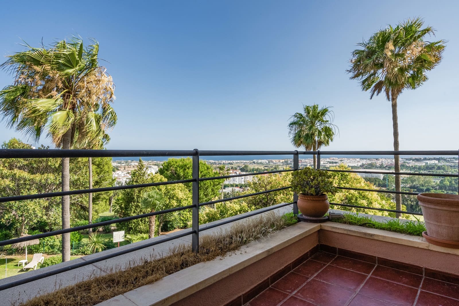 3 sypialnia Apartament na sprzedaż w Marbella z basenem garażem - 995 000 € (Ref: 10002346)