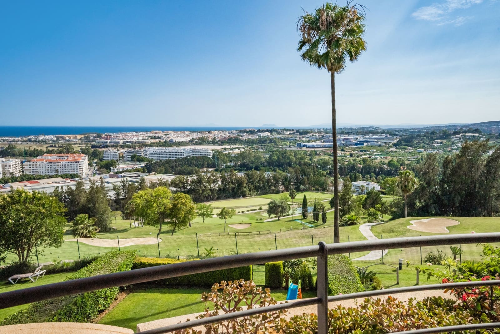 3 sypialnia Apartament na sprzedaż w Marbella z basenem garażem - 995 000 € (Ref: 10002346)