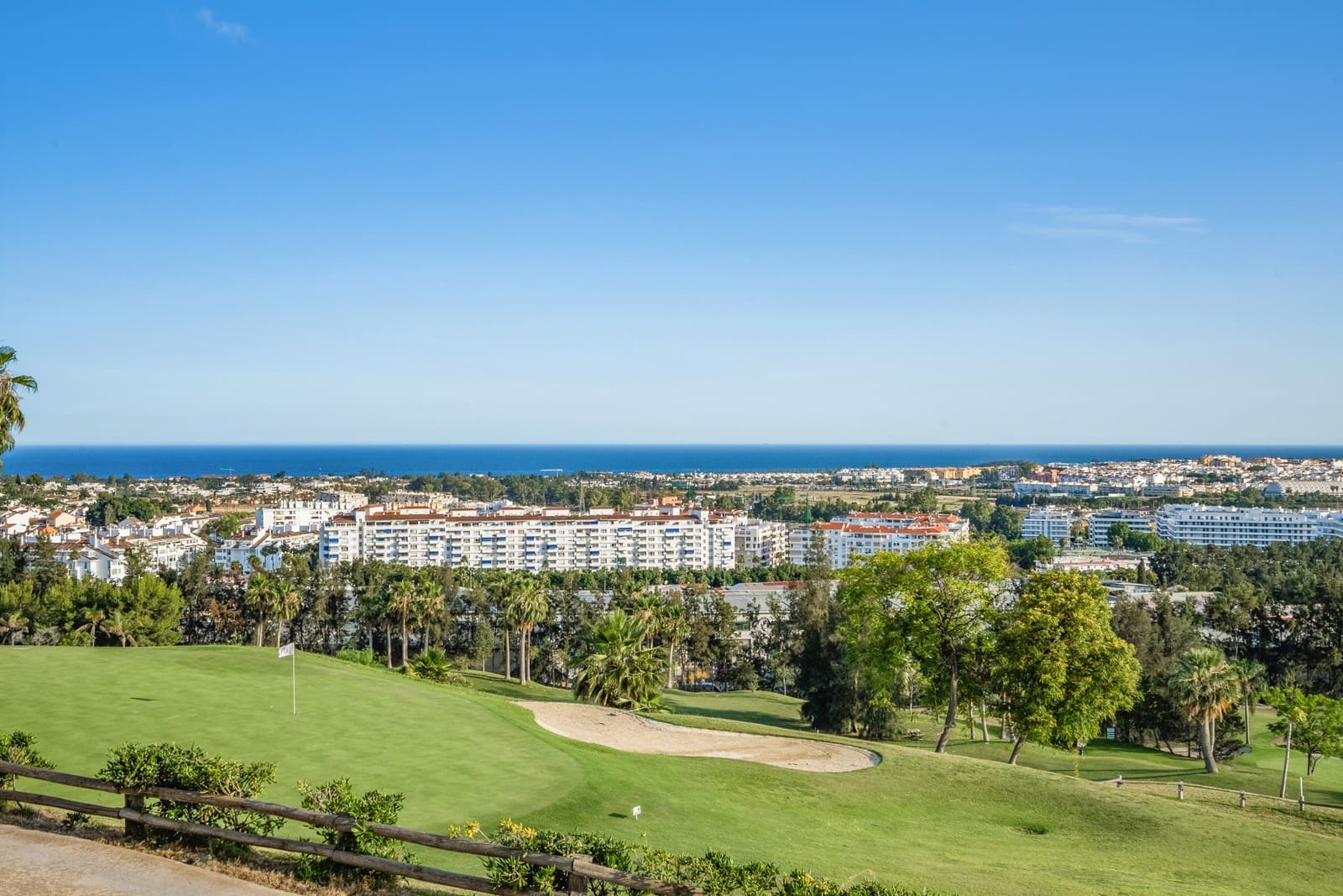 3 sypialnia Apartament na sprzedaż w Marbella z basenem garażem - 995 000 € (Ref: 10002346)