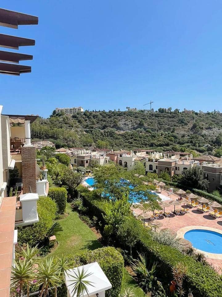 3 sypialnia Apartament na sprzedaż w Marbella z basenem garażem - 500 000 € (Ref: 10002350)