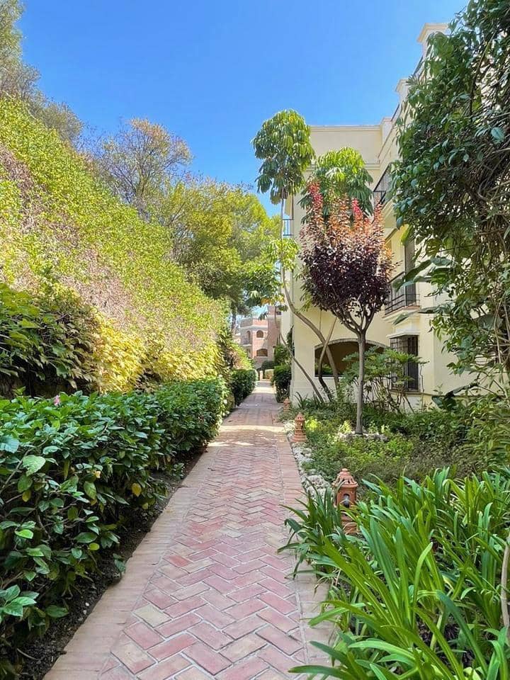 3 sypialnia Apartament na sprzedaż w Marbella z basenem garażem - 500 000 € (Ref: 10002350)