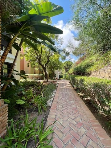 3 sypialnia Apartament na sprzedaż w Marbella z basenem garażem - 500 000 € (Ref: 10002350)