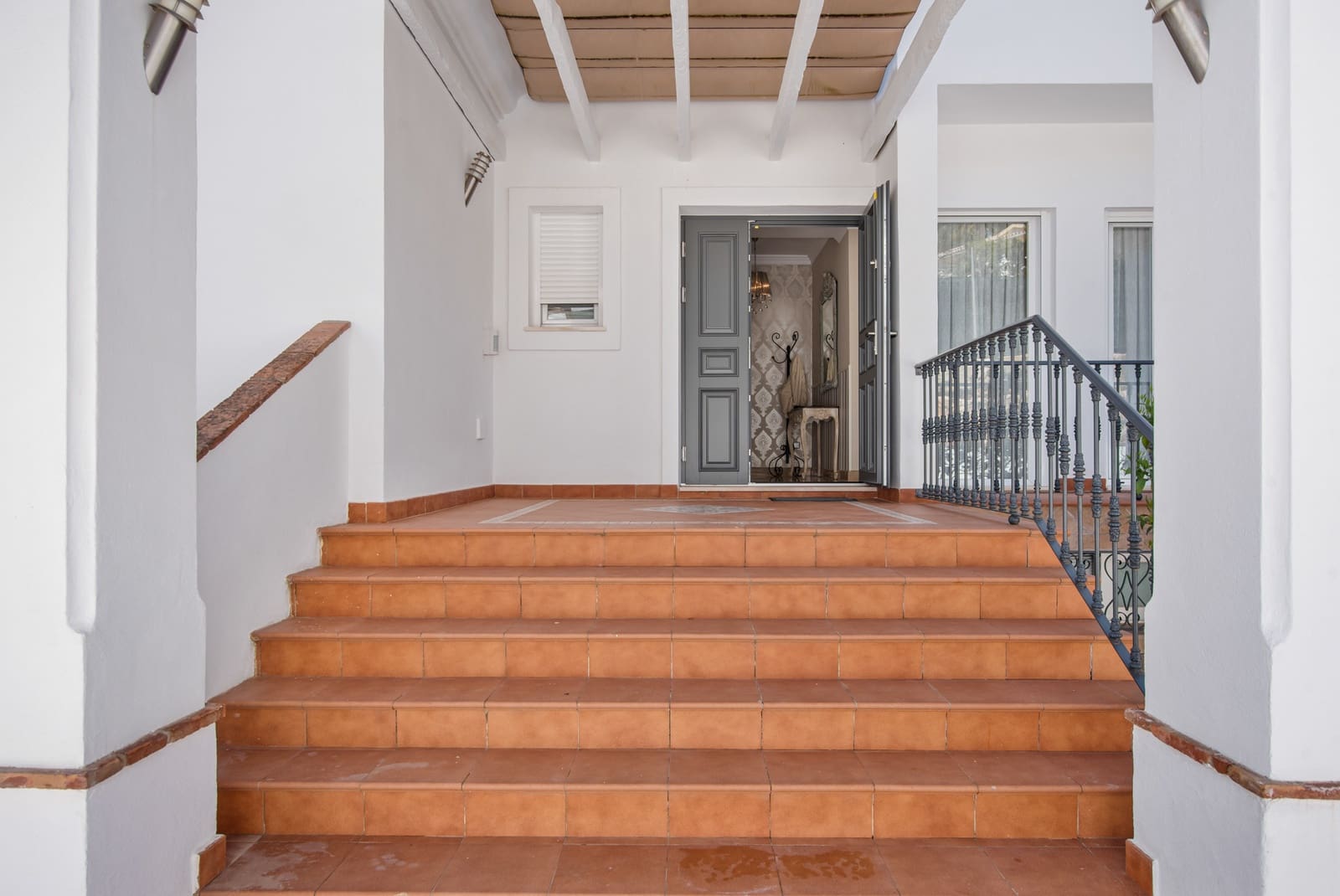 4 sovrum Villa till salu i Marbella med pool garage - 1 950 000 € (Ref: 10002351)