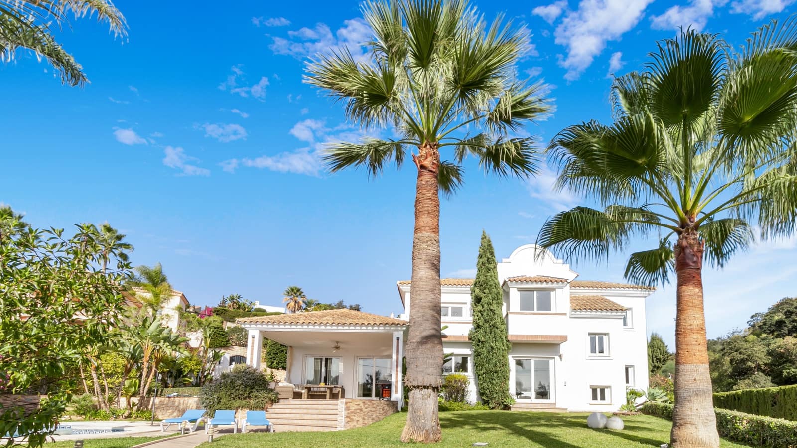 4 sovrum Villa till salu i Marbella med pool garage - 1 950 000 € (Ref: 10002351)