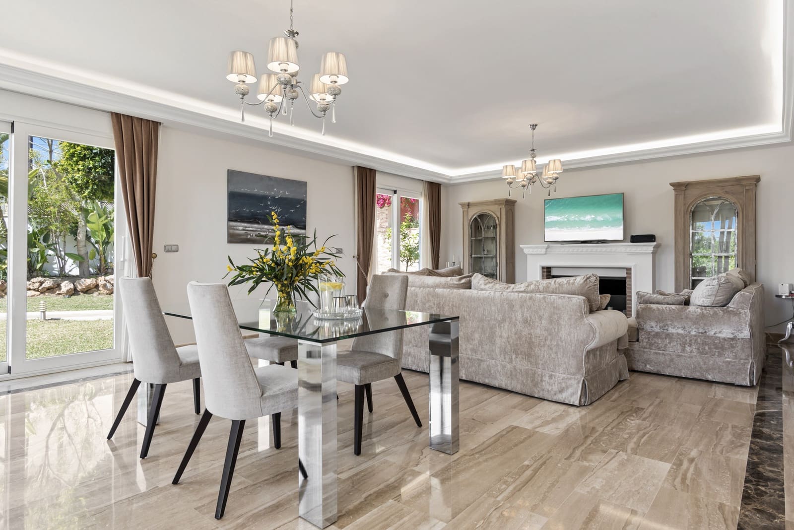 4 sovrum Villa till salu i Marbella med pool garage - 1 950 000 € (Ref: 10002351)