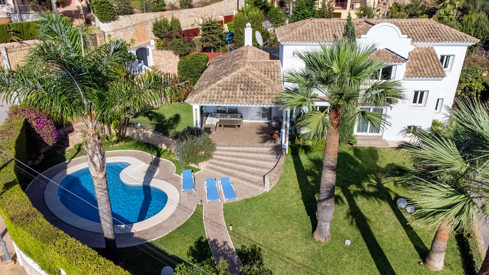 4 sovrum Villa till salu i Marbella med pool garage - 1 950 000 € (Ref: 10002351)