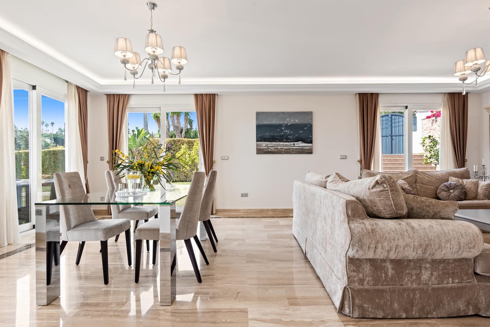 4 sovrum Villa till salu i Marbella med pool garage - 1 950 000 € (Ref: 10002351)