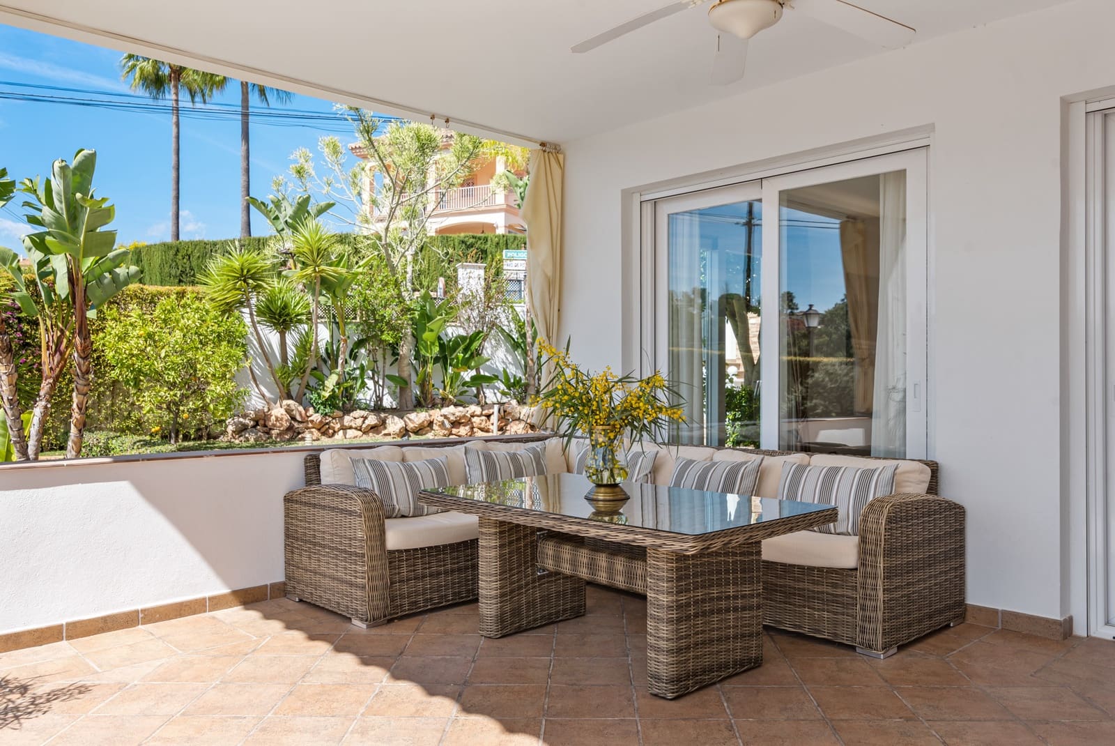 4 sovrum Villa till salu i Marbella med pool garage - 1 950 000 € (Ref: 10002351)
