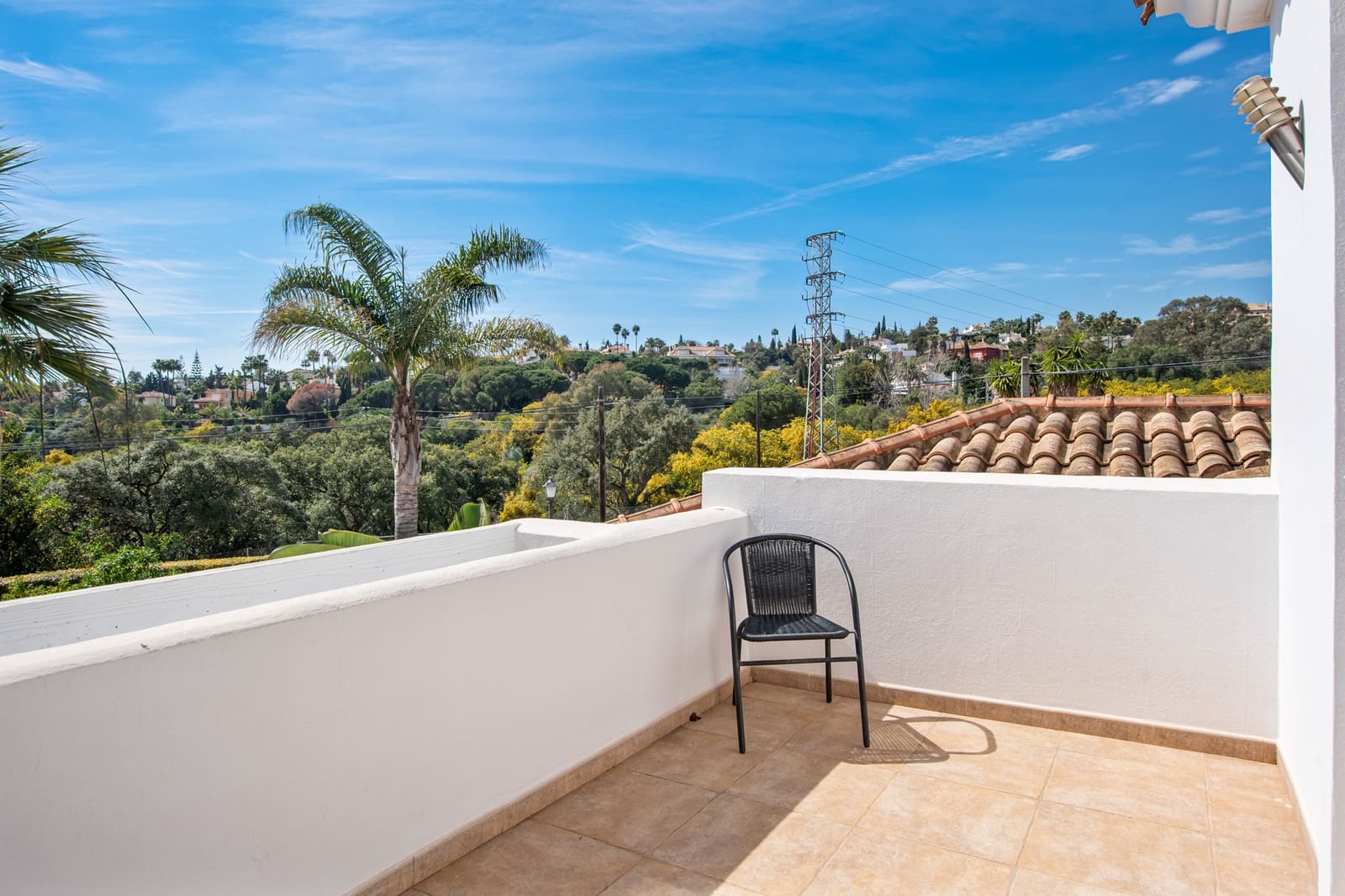 4 sovrum Villa till salu i Marbella med pool garage - 1 950 000 € (Ref: 10002351)