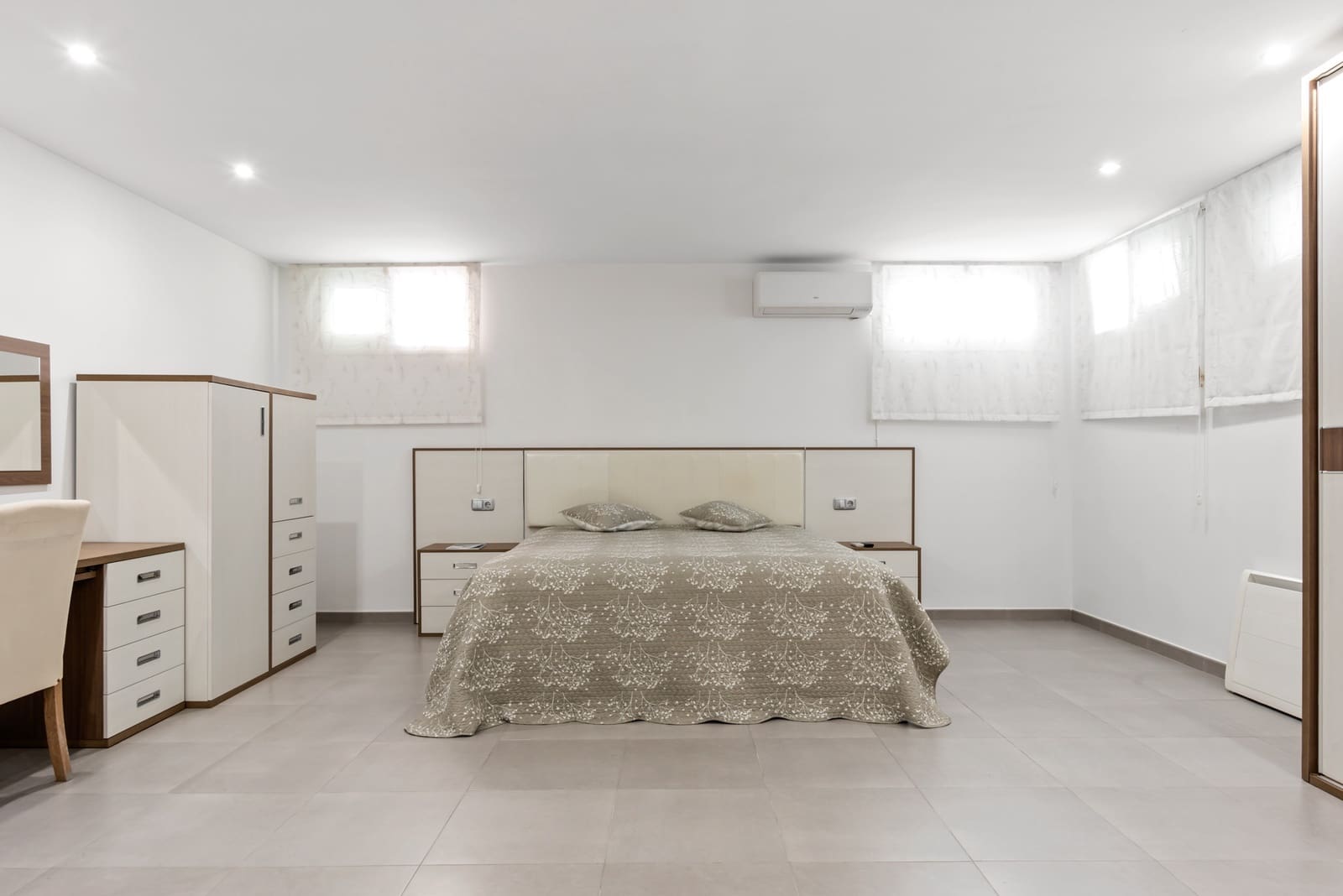 4 sovrum Villa till salu i Marbella med pool garage - 1 950 000 € (Ref: 10002351)