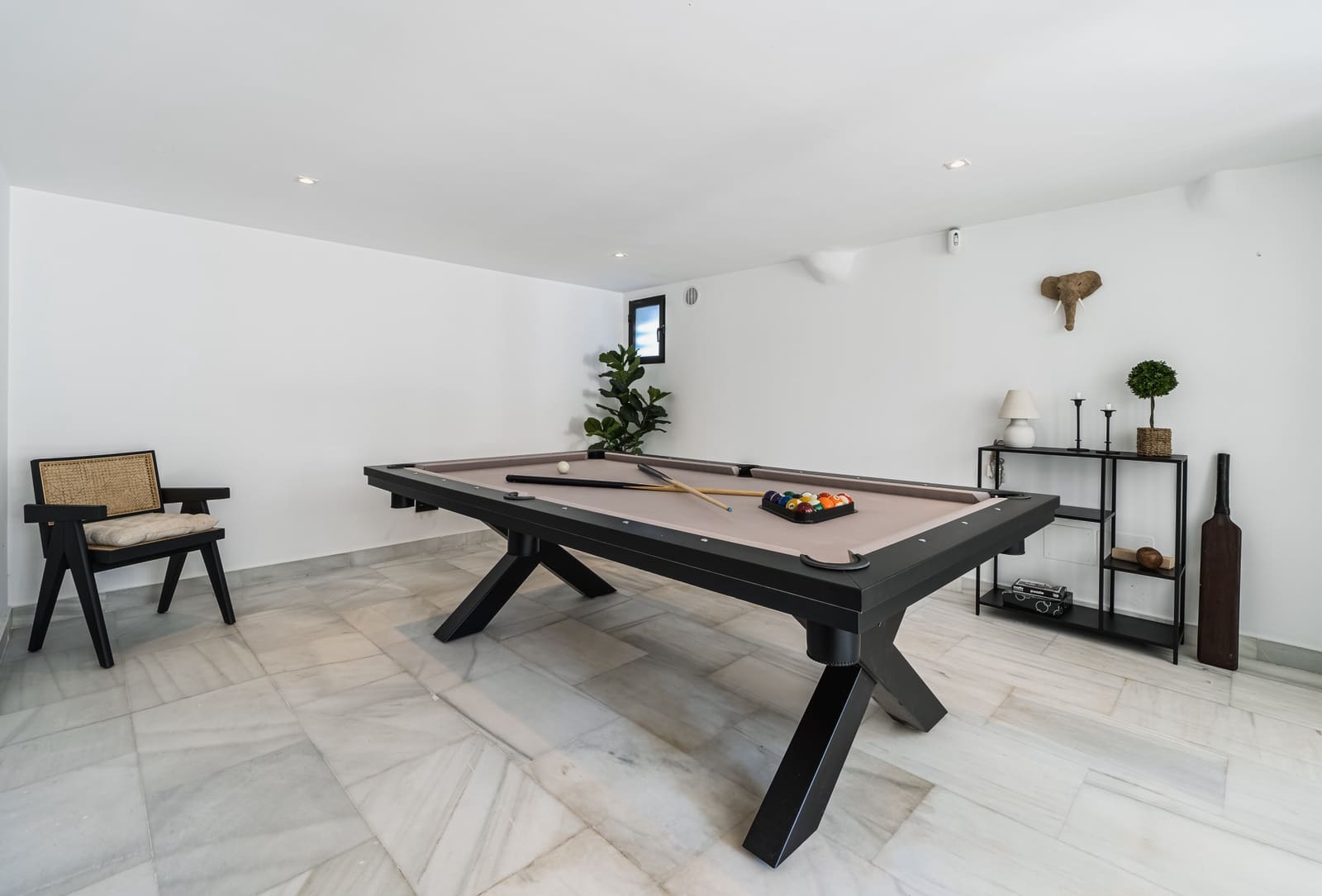 5 sovrum Villa till salu i Marbella med pool garage - 2 295 000 € (Ref: 10002354)