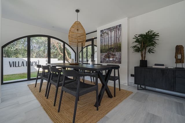 5 sovrum Villa till salu i Marbella med pool garage - 2 295 000 € (Ref: 10002354)