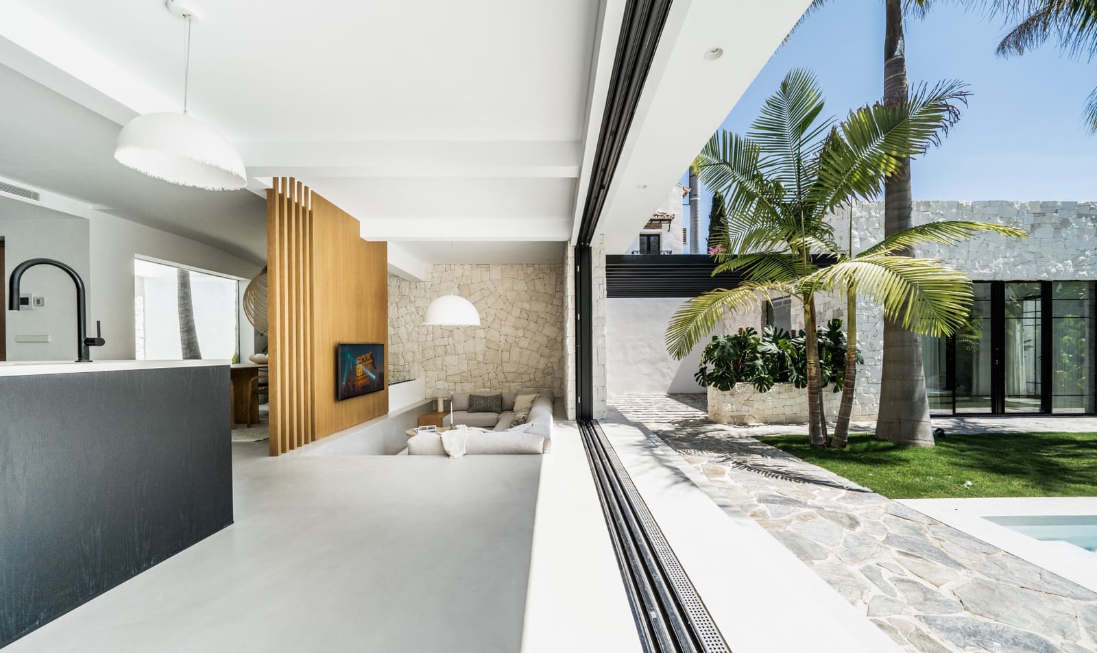 4 sypialnia Willa na sprzedaż w Marbella z basenem garażem - 2 650 000 € (Ref: 10002355)