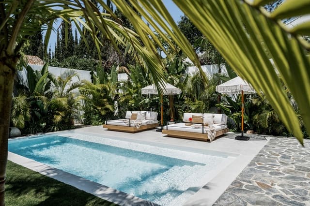 4 sypialnia Willa na sprzedaż w Marbella z basenem garażem - 2 650 000 € (Ref: 10002355)