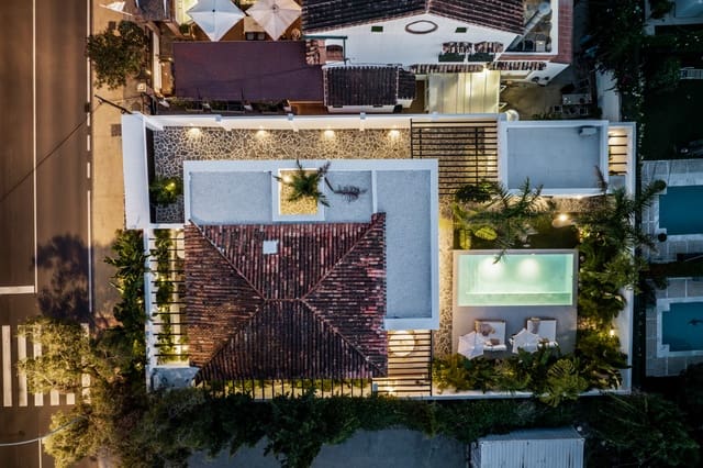4 sypialnia Willa na sprzedaż w Marbella z basenem garażem - 2 650 000 € (Ref: 10002355)