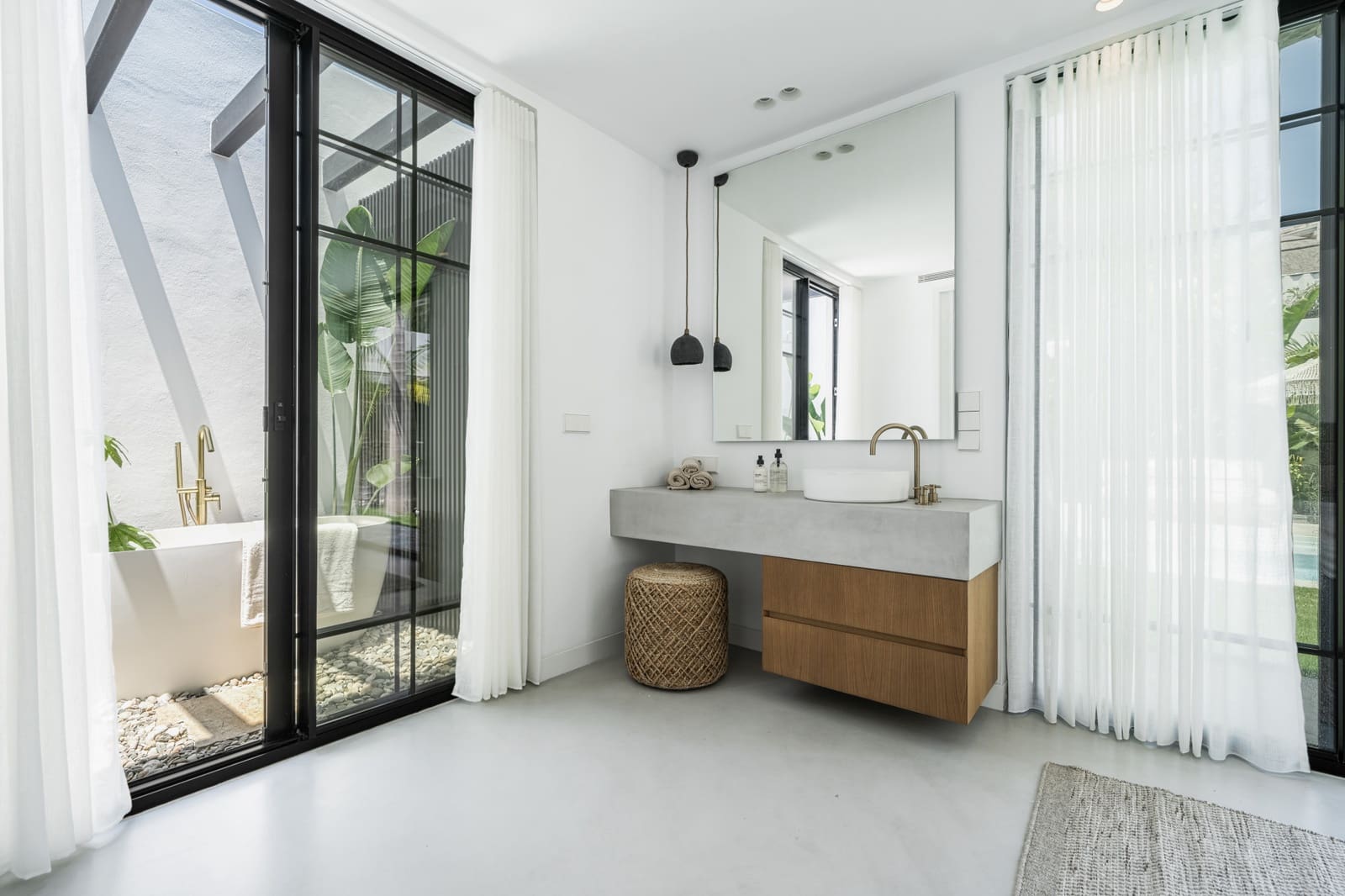 4 sypialnia Willa na sprzedaż w Marbella z basenem garażem - 2 650 000 € (Ref: 10002355)