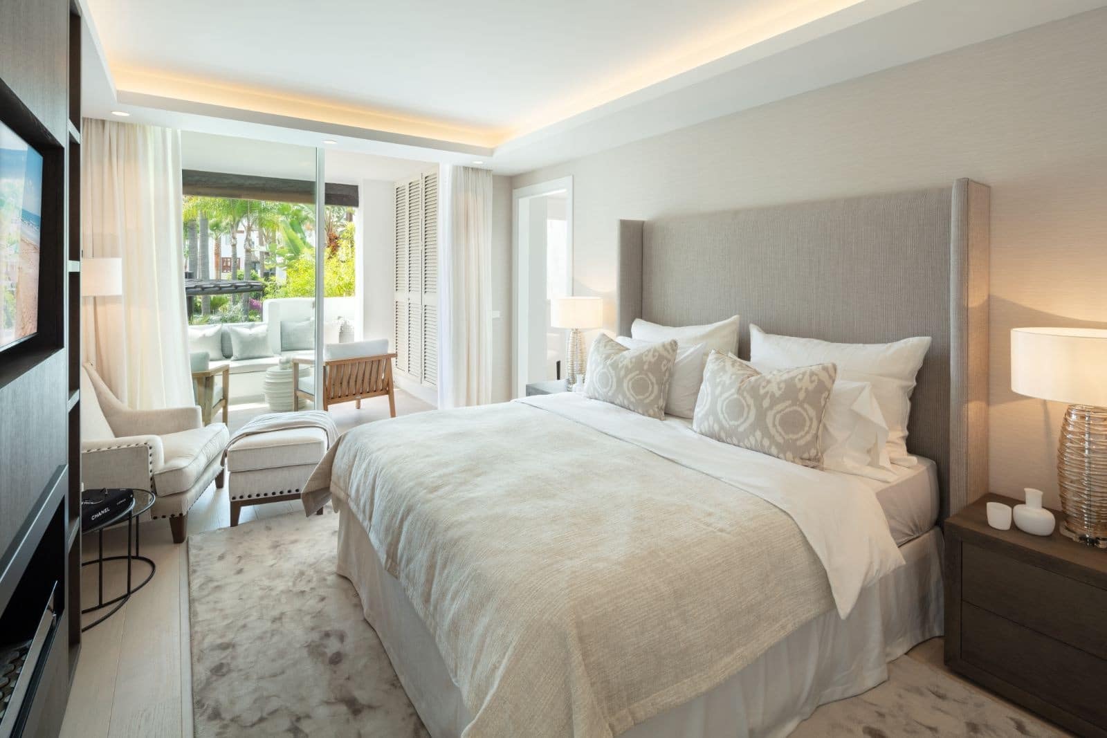 4 sypialnia Apartament na sprzedaż w Marbella z basenem garażem - 3 750 000 € (Ref: 10002358)