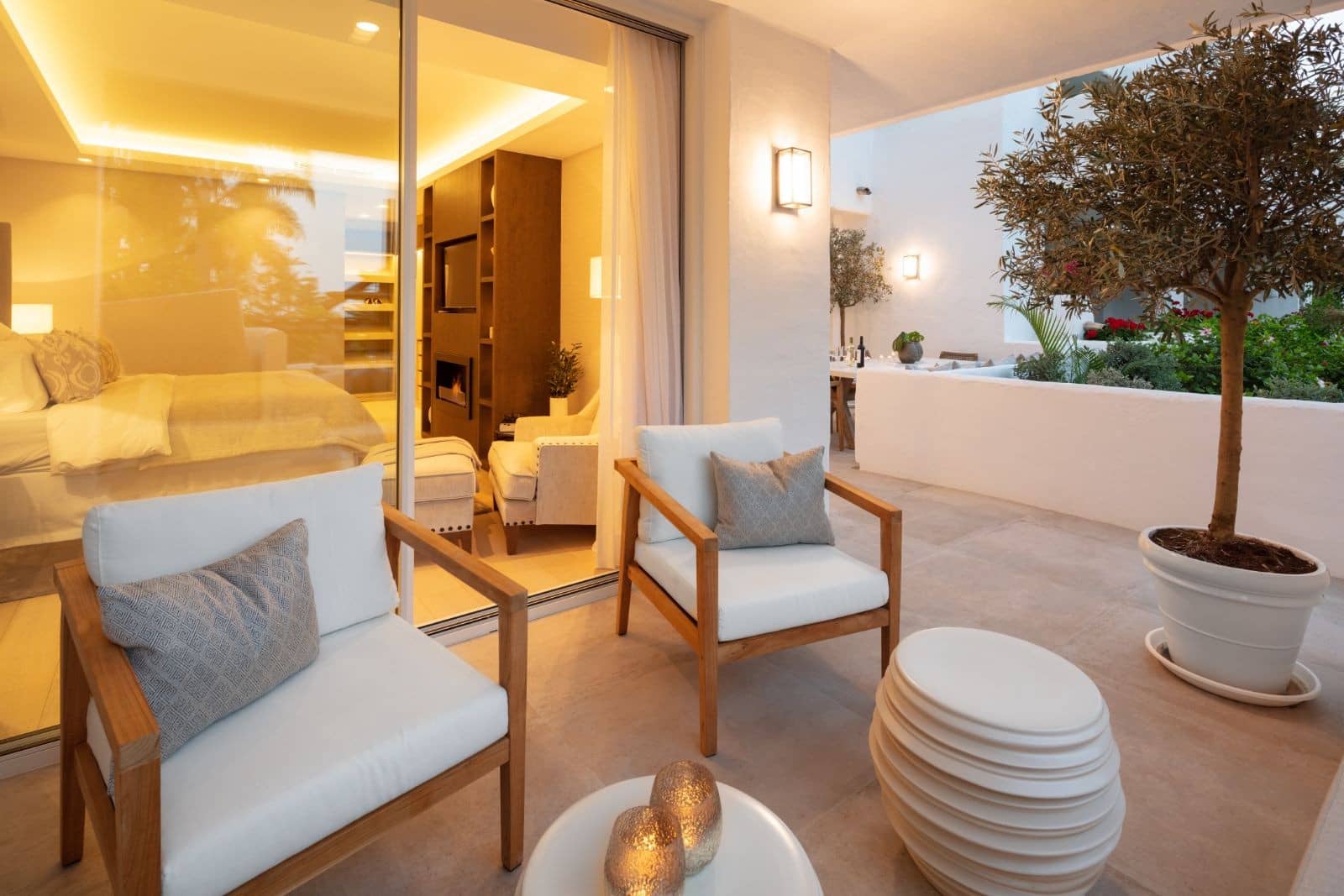 4 sypialnia Apartament na sprzedaż w Marbella z basenem garażem - 3 750 000 € (Ref: 10002358)