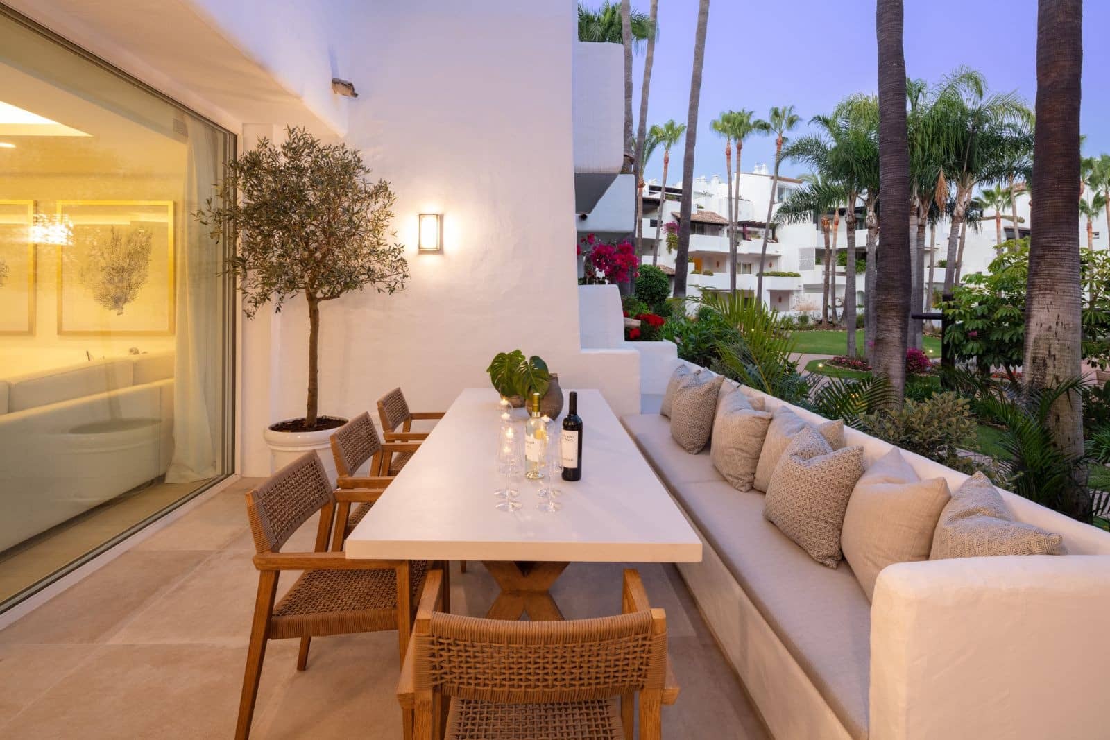 4 sypialnia Apartament na sprzedaż w Marbella z basenem garażem - 3 750 000 € (Ref: 10002358)