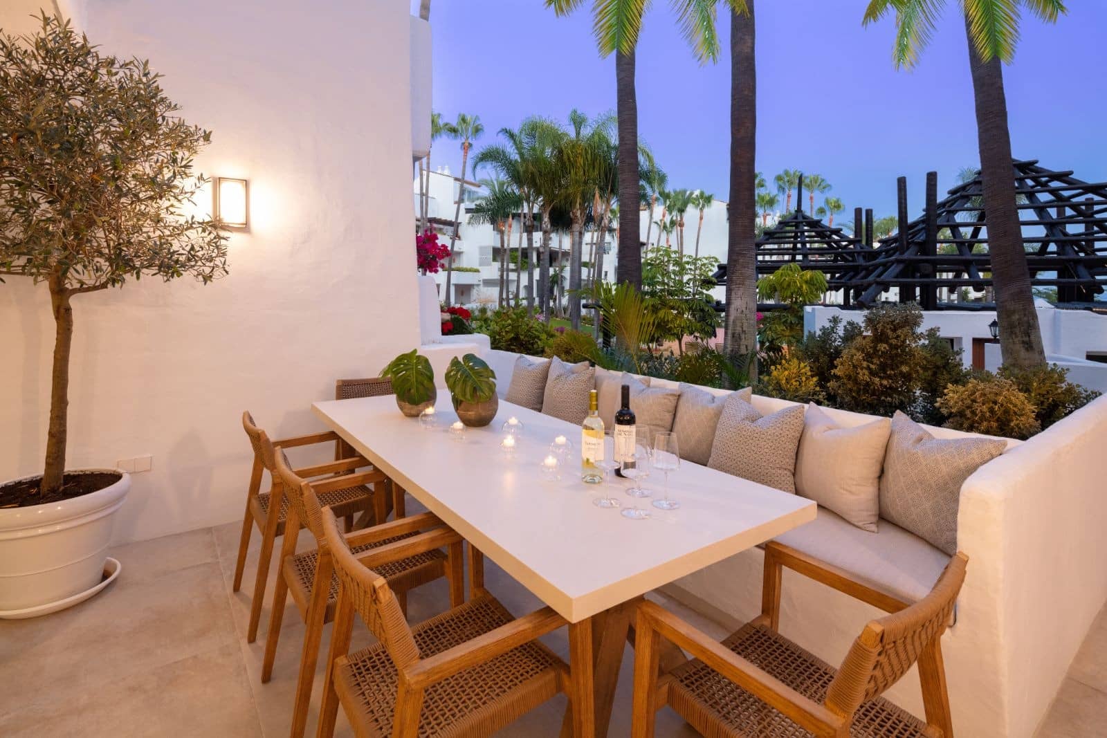 4 sypialnia Apartament na sprzedaż w Marbella z basenem garażem - 3 750 000 € (Ref: 10002358)