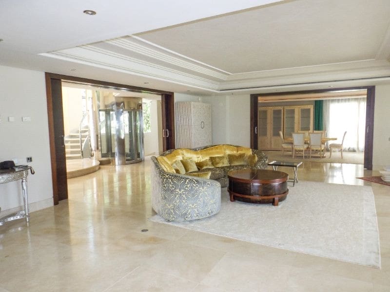 6 bedroom Villa for sale in Marbella with pool garage - € 6,595,000 (Ref: 10002359)