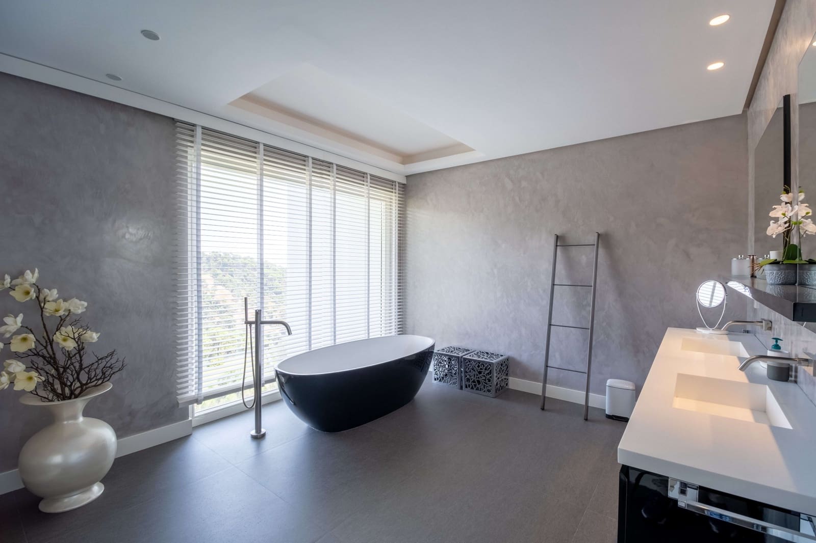 5 bedroom Villa for sale in Marbella with pool garage - € 9,400,000 (Ref: 10002360)