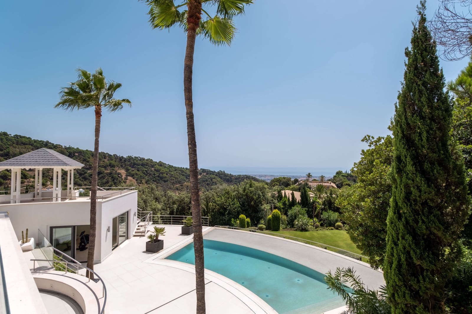 5 bedroom Villa for sale in Marbella with pool garage - € 9,400,000 (Ref: 10002360)
