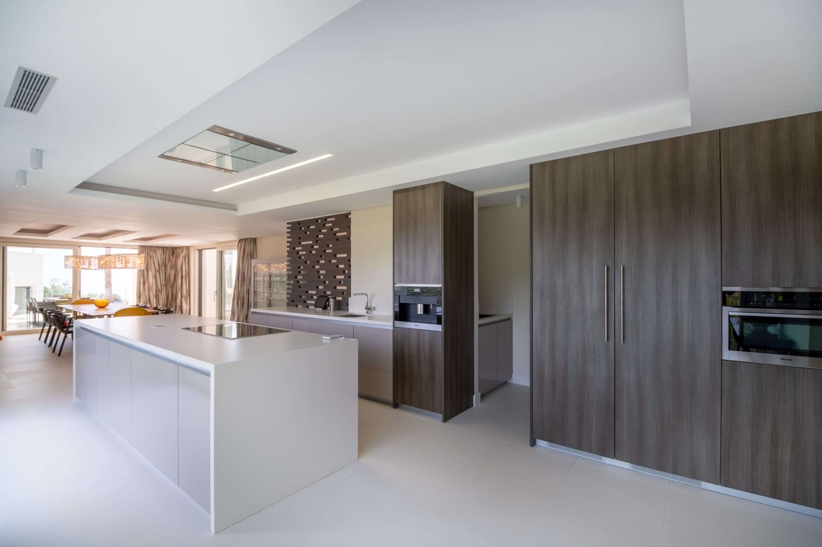 5 bedroom Villa for sale in Marbella with pool garage - € 9,400,000 (Ref: 10002360)