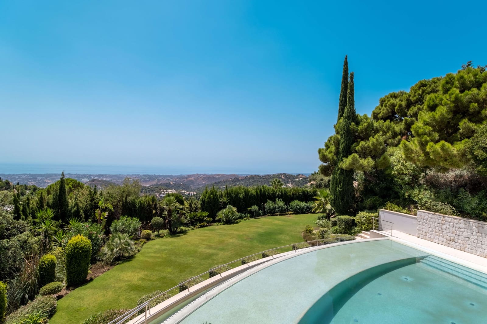 5 bedroom Villa for sale in Marbella with pool garage - € 9,400,000 (Ref: 10002360)