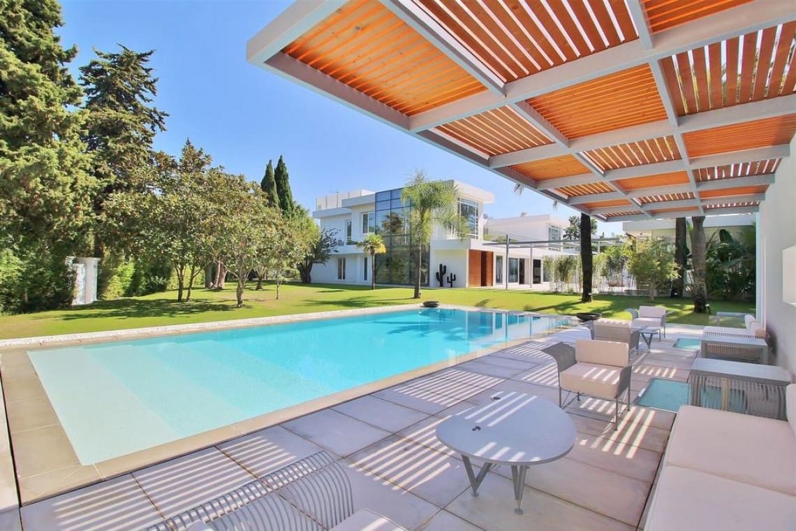 7 sypialnia Willa na sprzedaż w Marbella z basenem garażem - 5 950 000 € (Ref: 10002361)