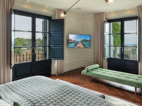 Chalet de 7 habitaciones en Marbella en venta con piscina garaje - 12.500.000 € (Ref: 10002362)