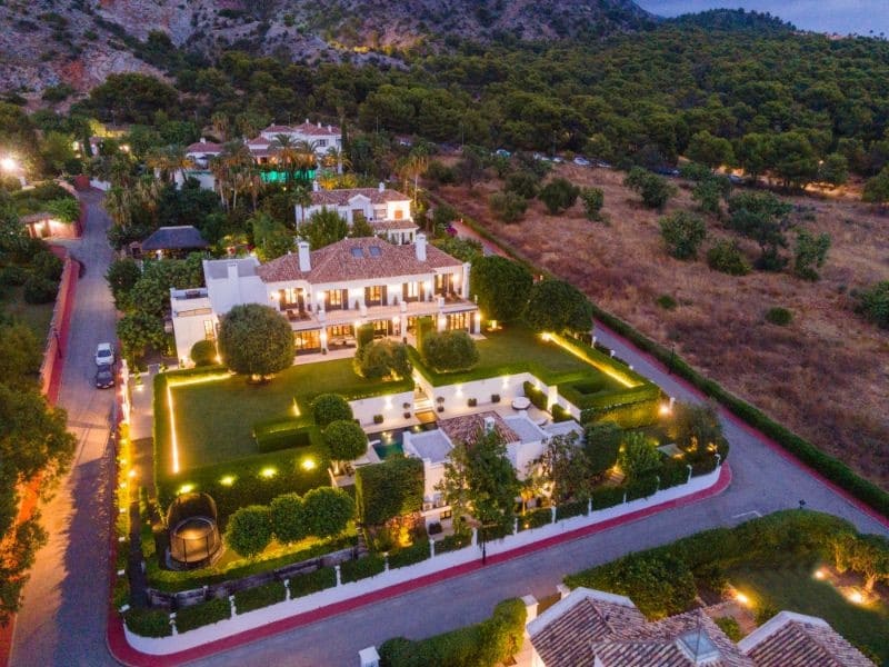 Chalet de 7 habitaciones en Marbella en venta con piscina garaje - 12.500.000 € (Ref: 10002362)