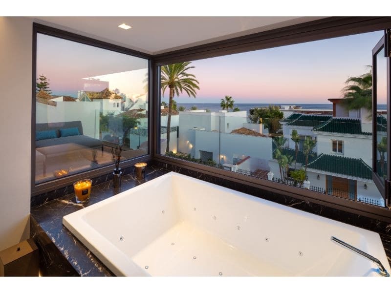 4 sypialnia Willa na sprzedaż w Marbella z basenem garażem - 9 695 000 € (Ref: 10002363)